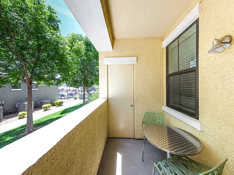 CHANDLER APARTMENT HOMES — Photo 11