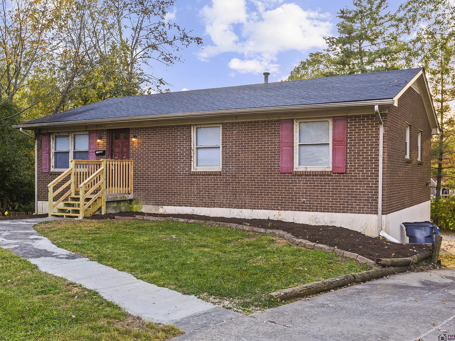 1296 Latonia Park - 1 — Photo 1