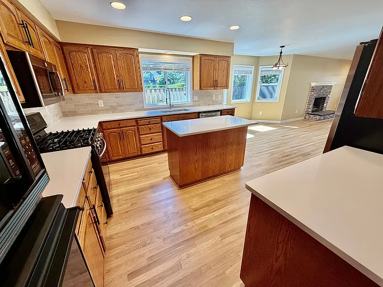 17147 Warren Ct — Photo 15
