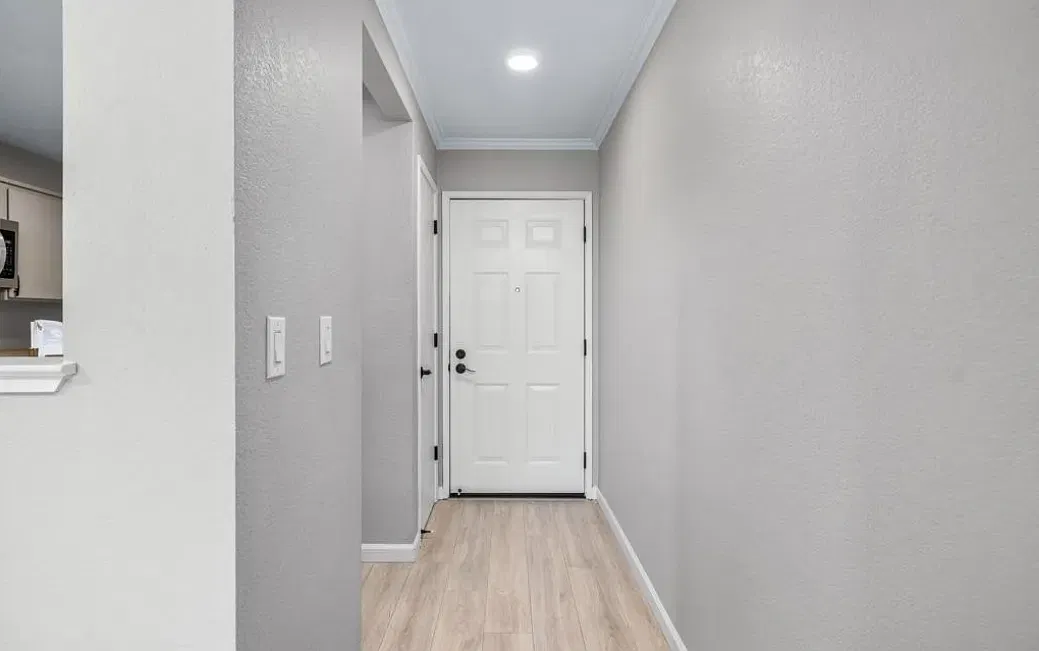 3 bed, 1340 sqft, $2,400 — Photo 3