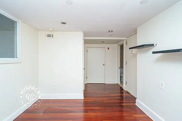 Rented by MySpaceNYC | media 13