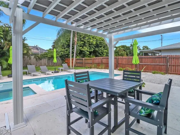 751 100th Ave N, Naples, FL 34108