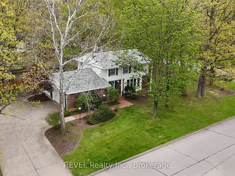 19 Woodington Cres — Photo 34