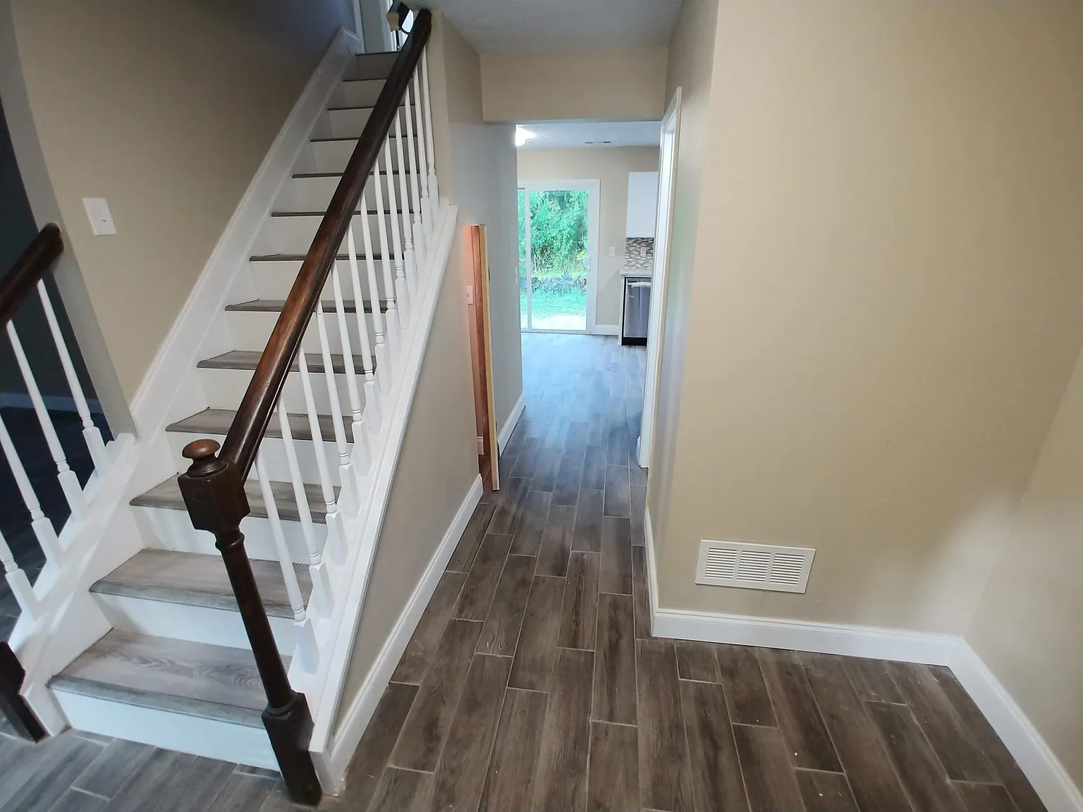 4 bed, 1676 sqft, $2,200 — Photo 3