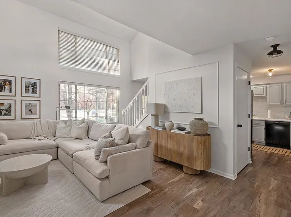 3950 Partridge Cir, Bettendorf, IA 52722