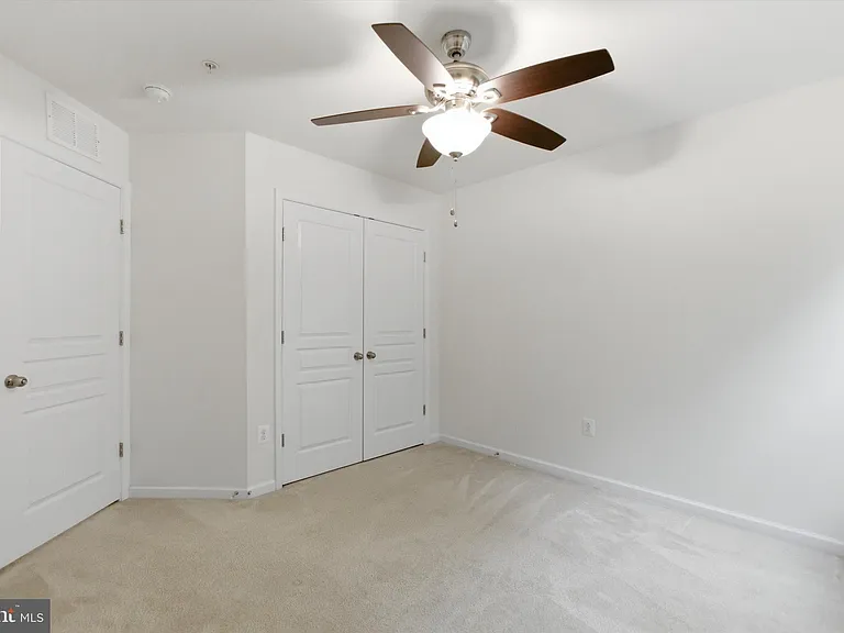 7585 Holly Ridge Dr — Photo 23