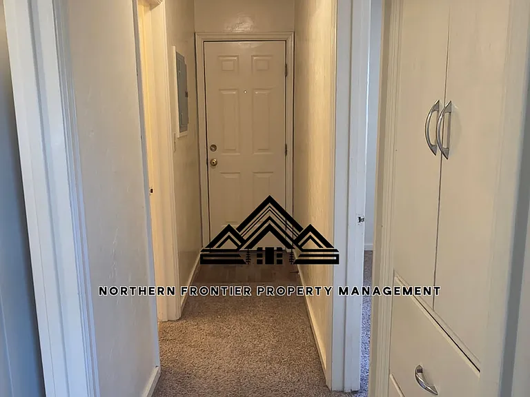516 E Pine St — Photo 8