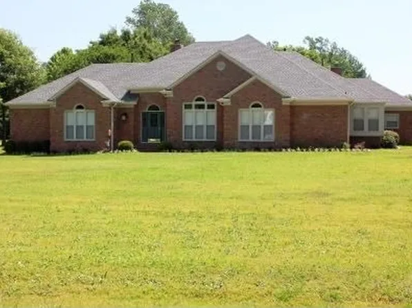 876 Woodland Trace Ln, Cordova, TN 38018