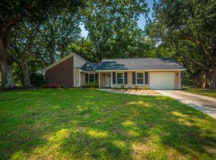 1186 Main Canal Dr, Mount Pleasant, SC 29464