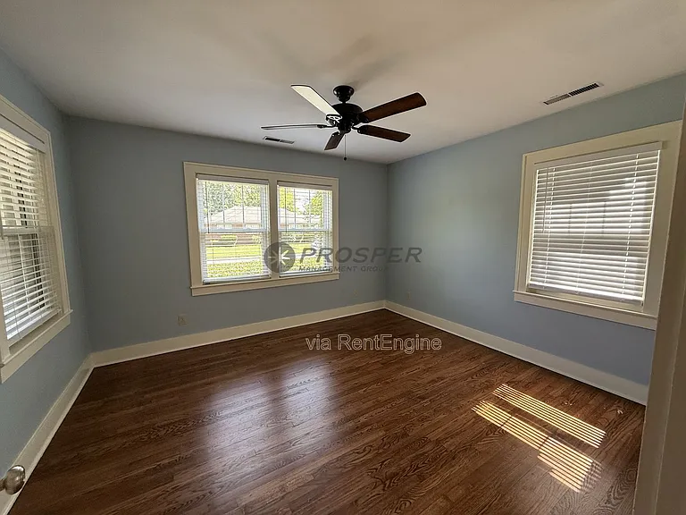 575 Elizabeth Ln W — Photo 10