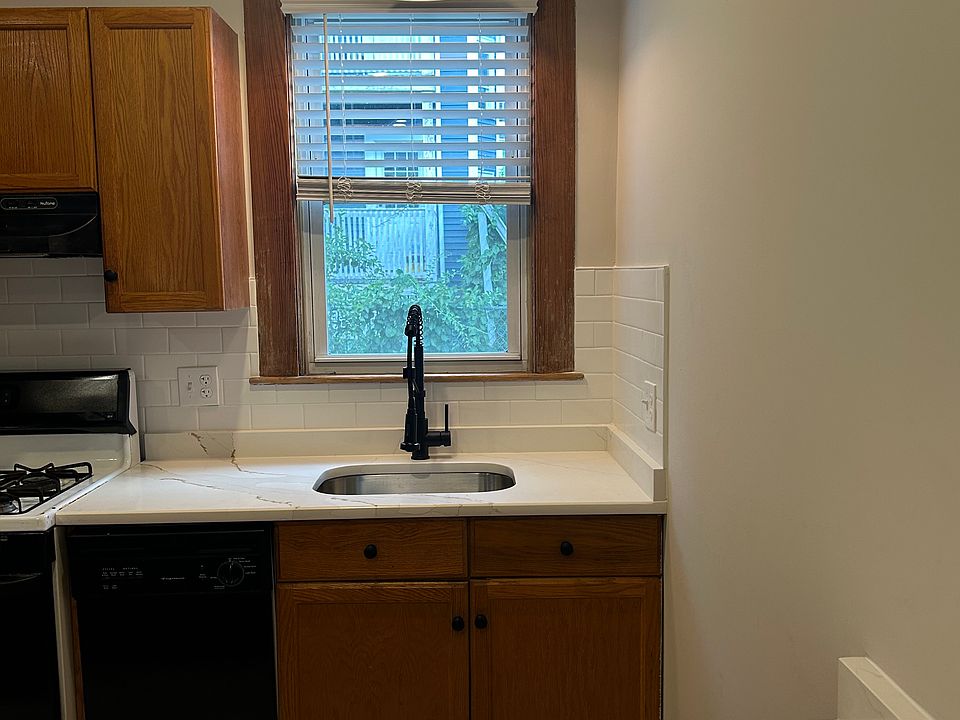 New sink, light fixtures, countertops and faucet