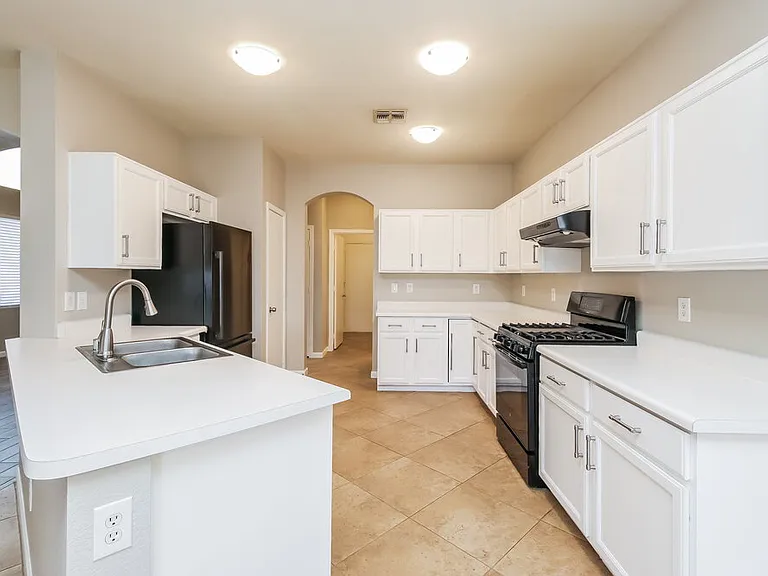 4711 E Silverwood Dr — Photo 8