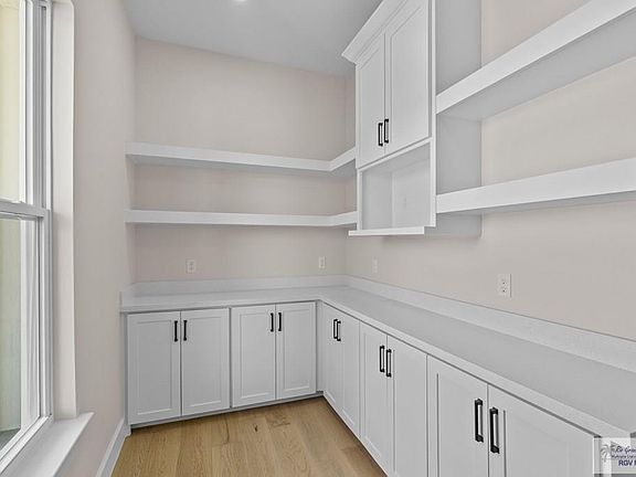 3rd image of 9732 Heights South 8