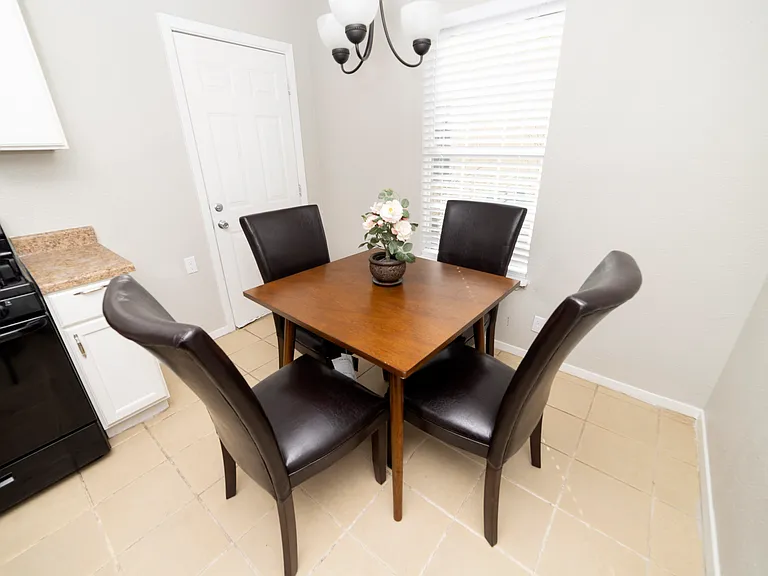 115 Dafoste Ave — Photo 5