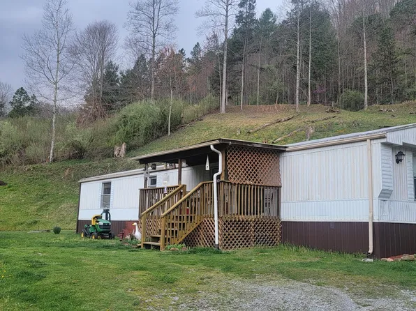 9819 Nebula Rd, Pound, VA 24279