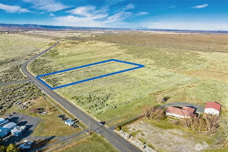 3rd image of 9989 NE Neppel Road