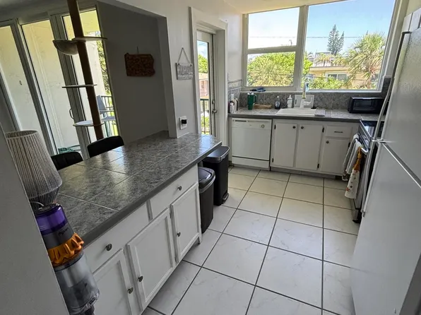 1238 HILLSBORO MILE #210, Hillsboro Beach, FL 33062
