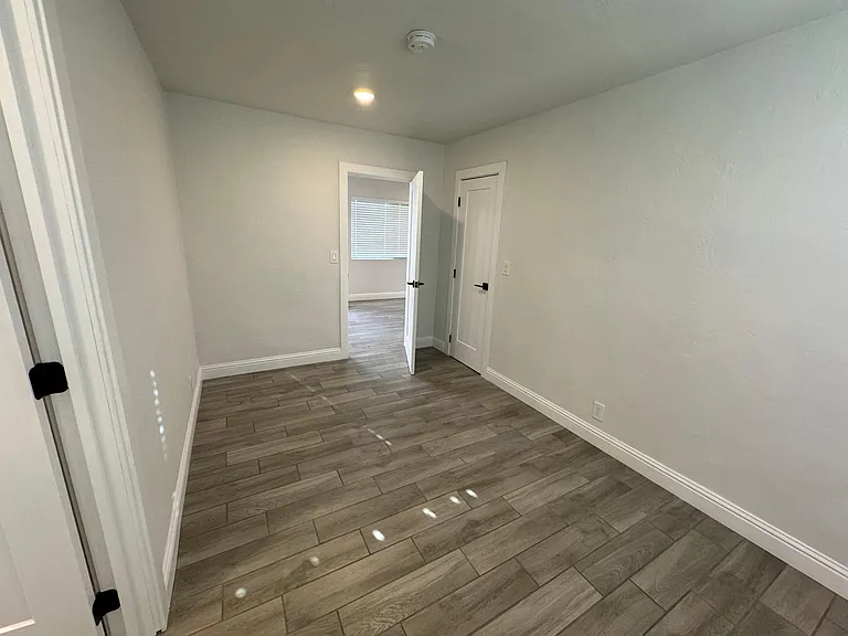 1136 N Sanborn Rd #6 — Photo 10