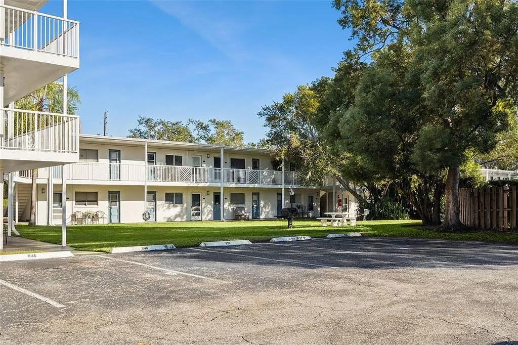 1 bed, 1.0 bath, 644 sqft, $1,400 — Photo 1