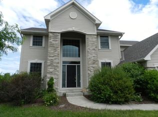 6534 Urbandale Ln N, Maple Grove, MN 55311