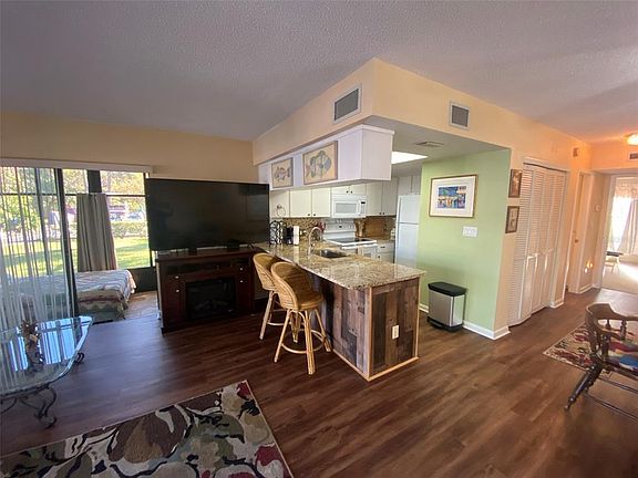 3rd image of 2595 Cyprus Dr #4-115