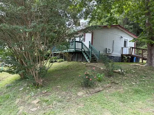 288 Pike Floyd Holw, Betsy Layne, KY 41605