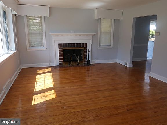 3rd image of 517 Weymouth Rd