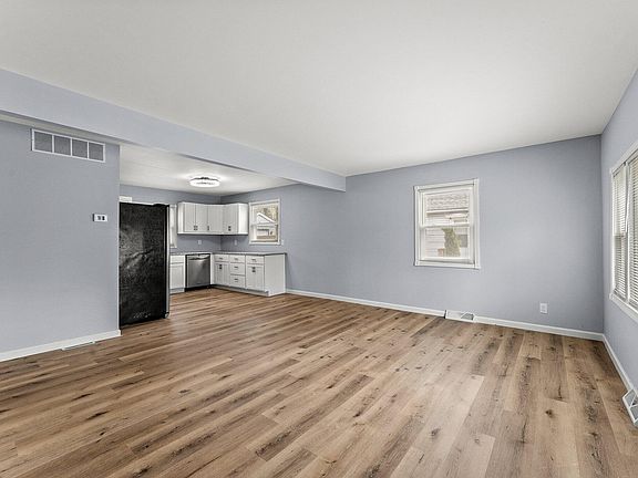 4th image of 5616 Mulberry Ave