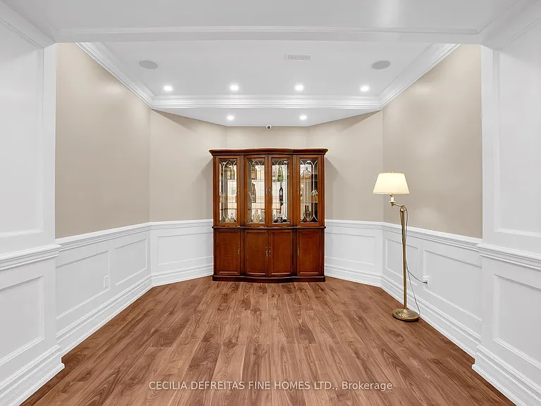 11 Beauvista Ct — Photo 44