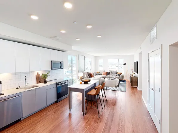 5421 at Dublin Station