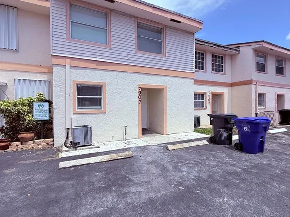 7907 SW 8th St, Pompano Beach, FL 33068