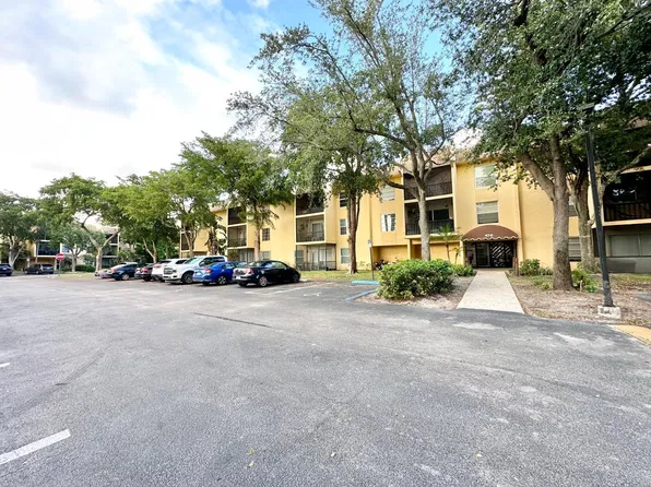 470 NW 20th St, Boca Raton, FL