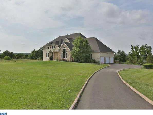 2145 2nd St, Newtown, PA 18940
