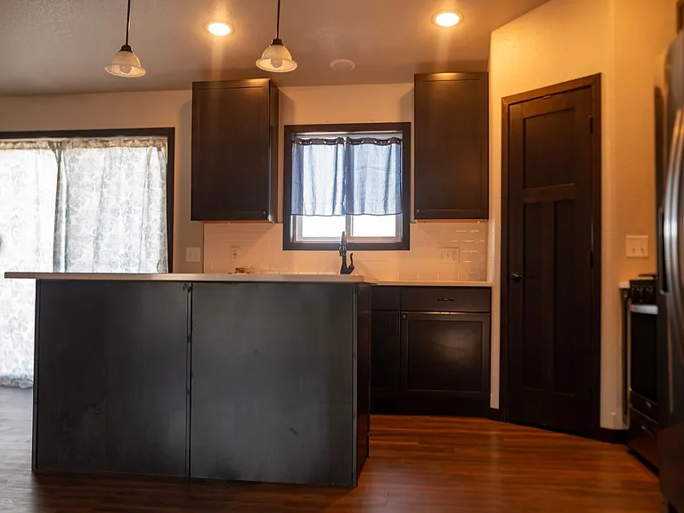 557 Mace Dr — Photo 8