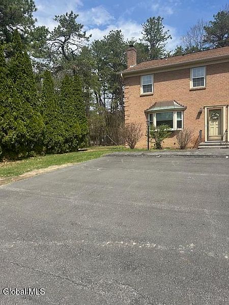 2nd image of 207 Point Of Woods Drive
