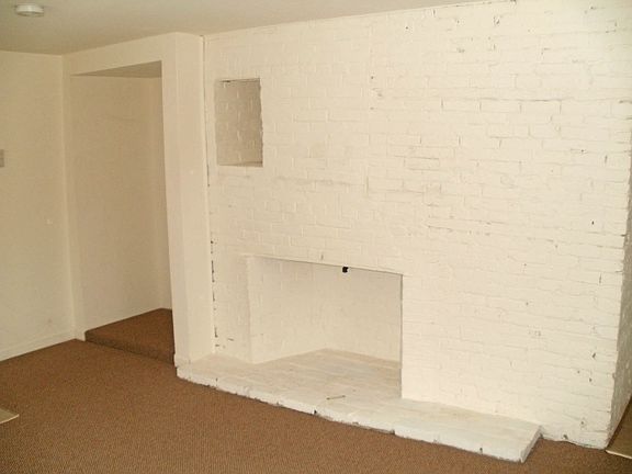 living room/decorative fireplace