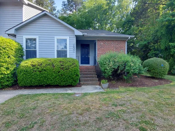 1037 Hempstede Dr, Zebulon, NC 27597