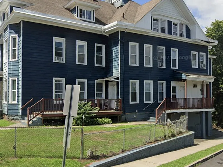 570 Broad St #3B — Photo 1