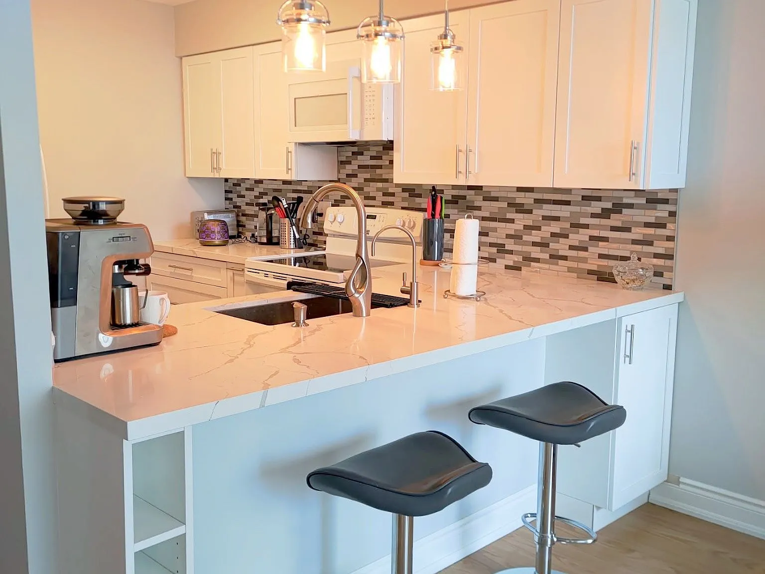55 Elm Dr W — Photo 4