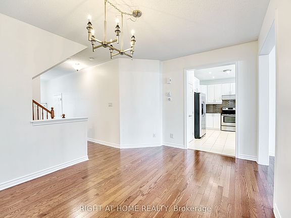 4th image of 31 Summitview Dr