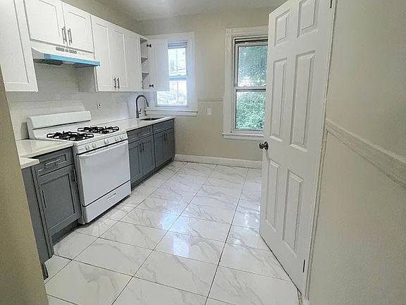 3rd image of 35 N 18th St Floor 1