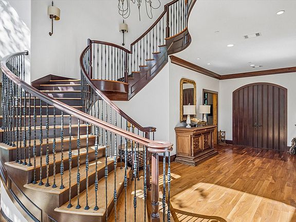 3rd image of 34 Liberty Bell Cir