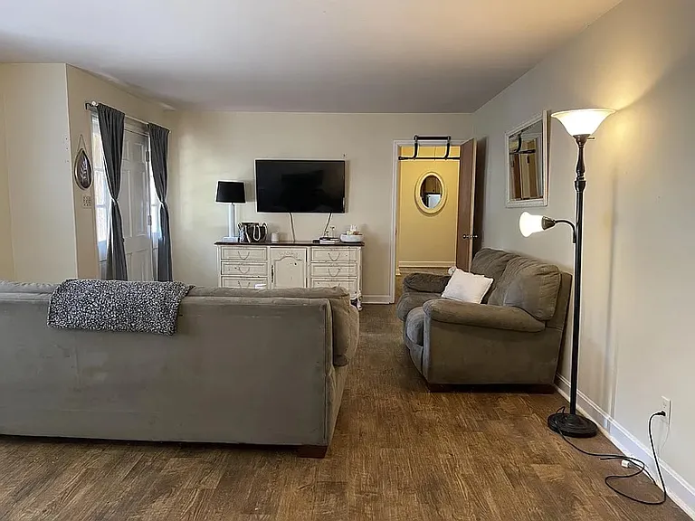 1502 Mike Ann Dr #2 — Photo 5