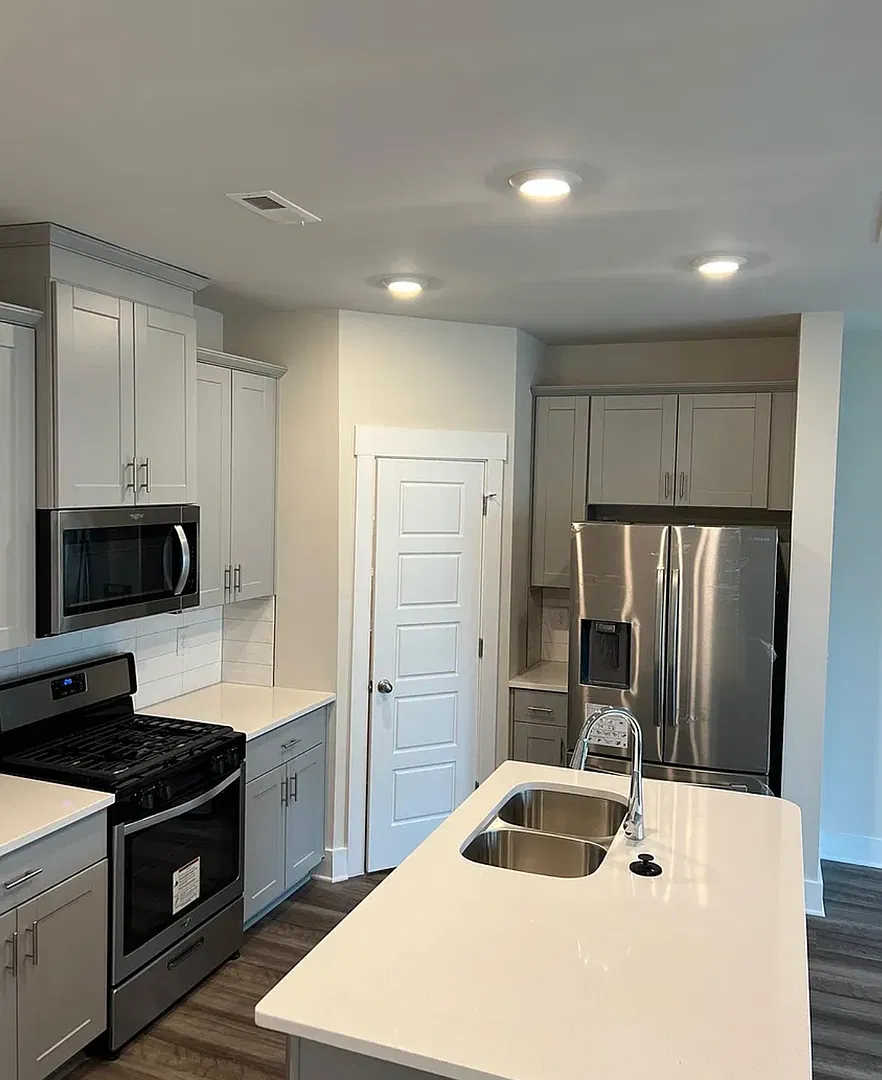 Modern 3-Bedroom Townhome Near Downtown Greer with Garage & Loft — Photo 4