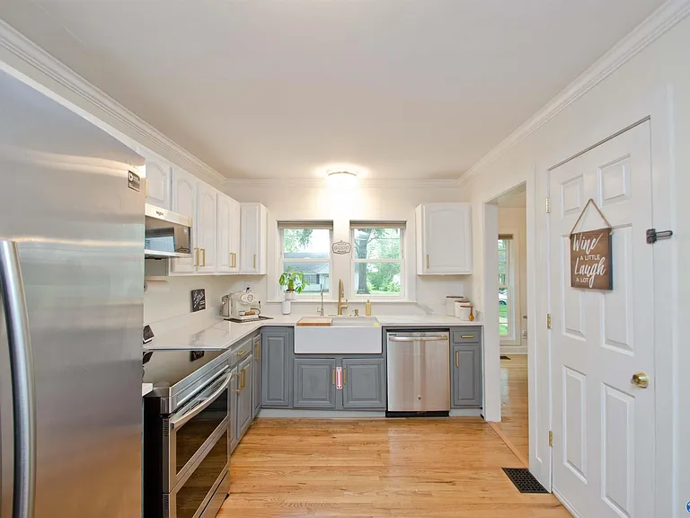 1105 9th St SE — Photo 20