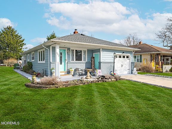 3rd image of 452 Saint Thomas Drive
