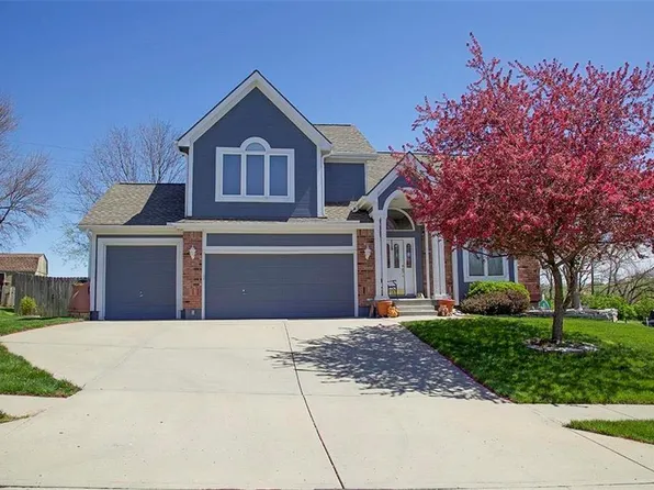 1843 Loughrey St, Liberty, MO 64068