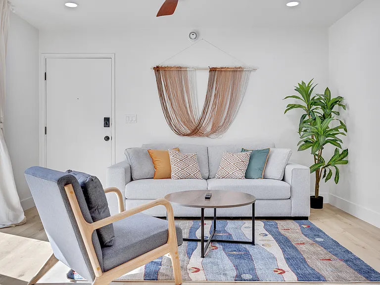 1075 Molino Ave #2 — Photo 47