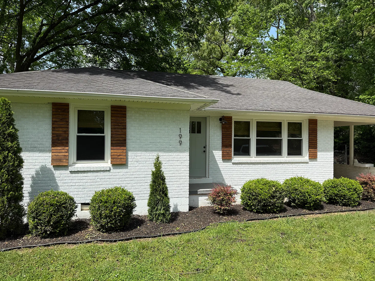 3 bed, 1100 sqft, $1,650 — Photo 2