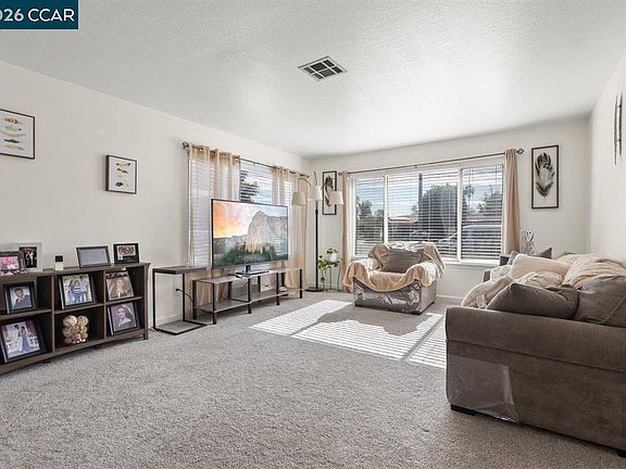 2nd image of 2121 Cody Ct